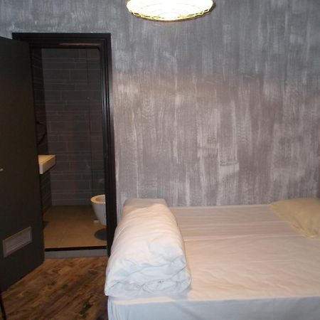 Urban City Centre Hostel Brussels Exterior photo
